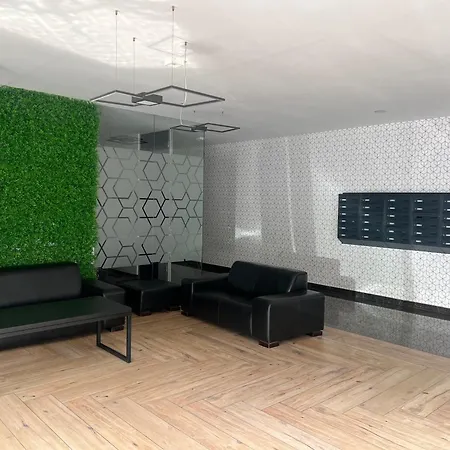 Przestronny 3 Pokojowy Park Apartment