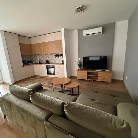 Przestronny 3 Pokojowy Park Apartment