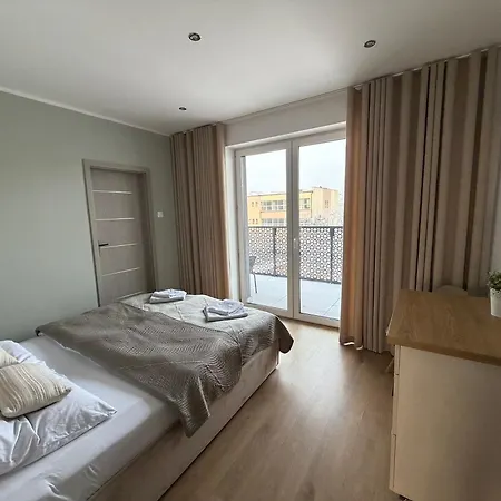 Przestronny 3 Pokojowy Park Apartment