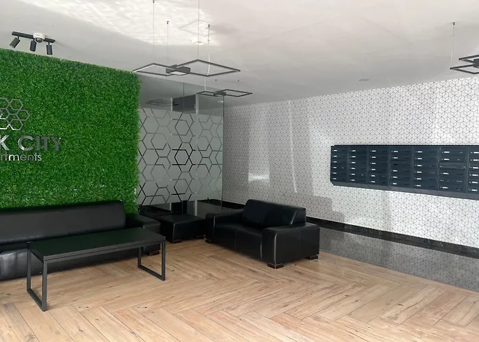 Przestronny 3 Pokojowy Park Apartment