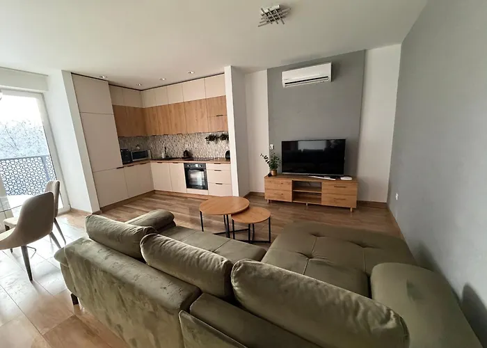 Przestronny 3 Pokojowy Park Apartment